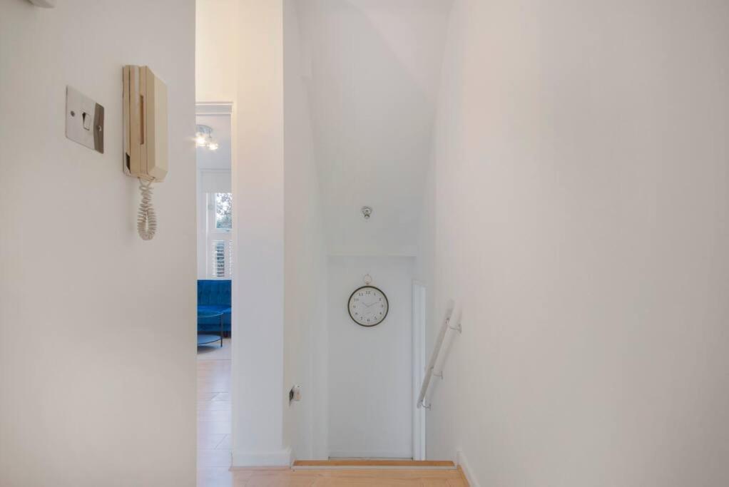 Apartamento Stunning 1-bed Flat In 20 Mins From